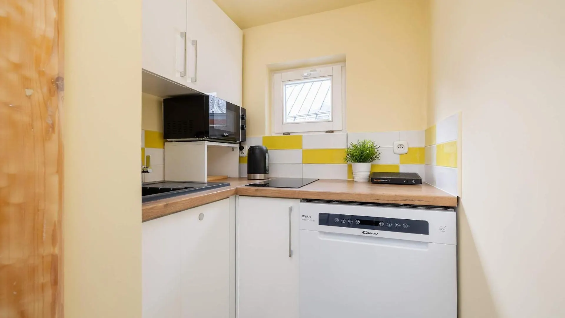 Apartment With Parking Close To The Krupowki By Noclegi Renters Zakopane